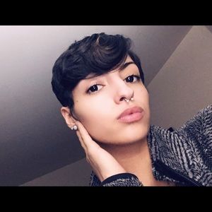 Meet your Posher, Tiara